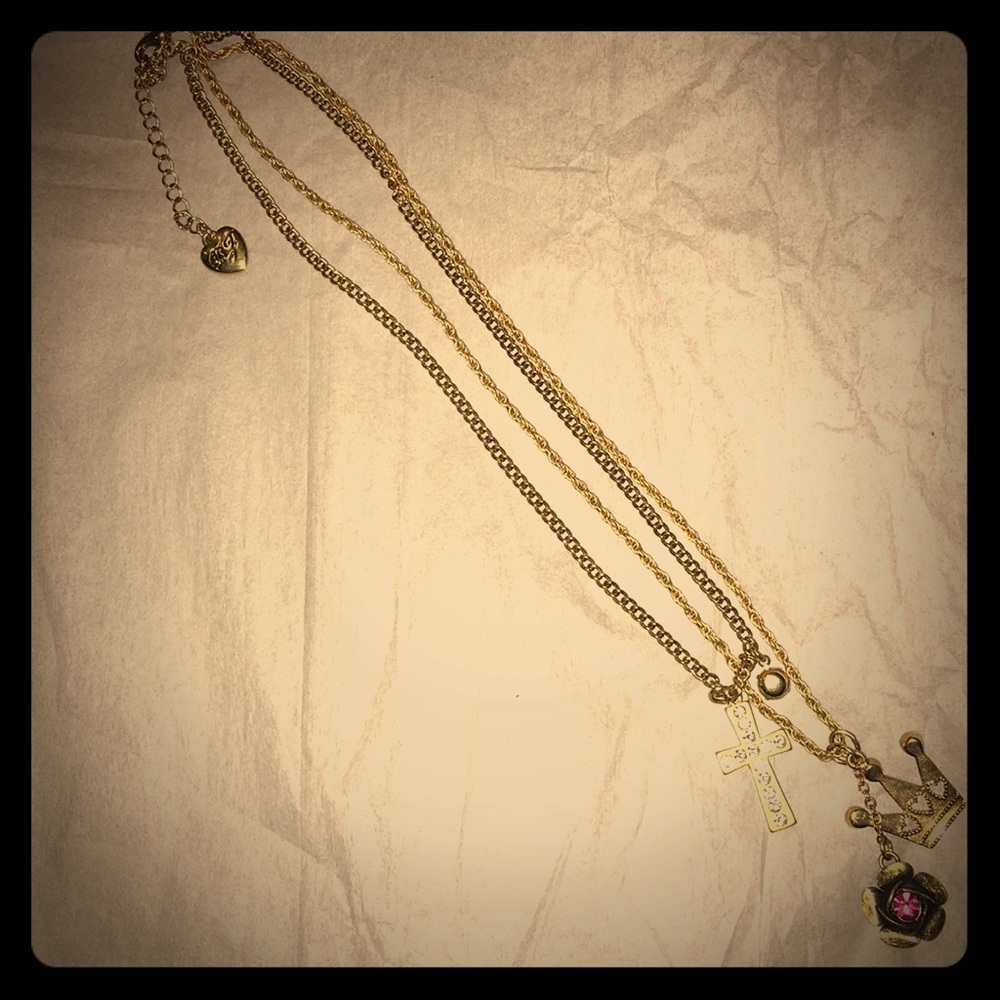 Betsey Johnson Necklace, great condition!